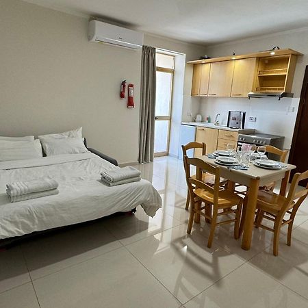 The Triton Apart otel St. Paul's Bay Dış mekan fotoğraf