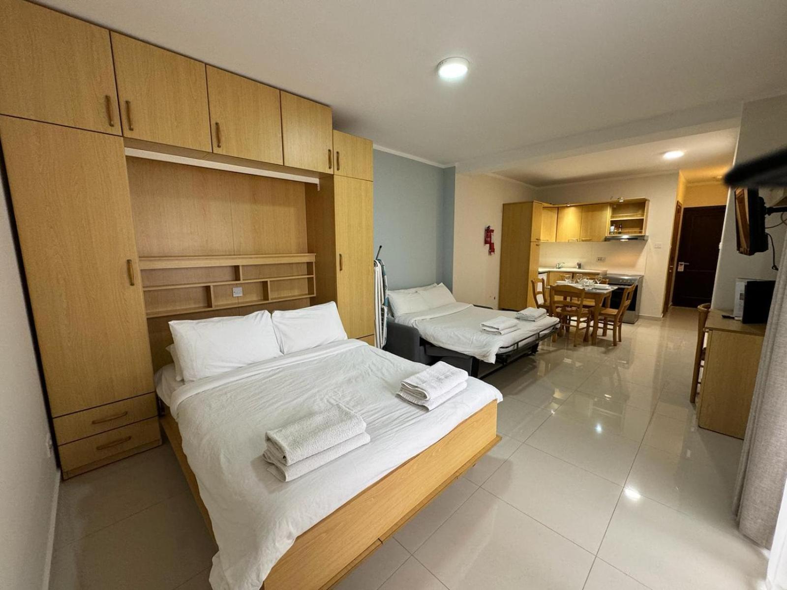 The Triton Apart otel St. Paul's Bay Dış mekan fotoğraf