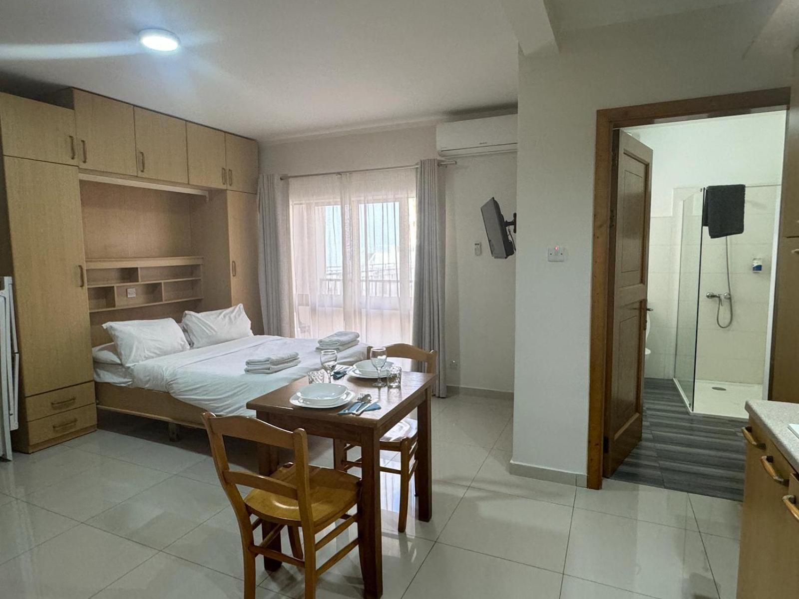 The Triton Apart otel St. Paul's Bay Dış mekan fotoğraf