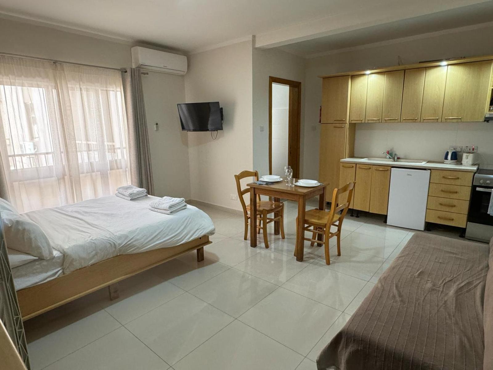 The Triton Apart otel St. Paul's Bay Dış mekan fotoğraf