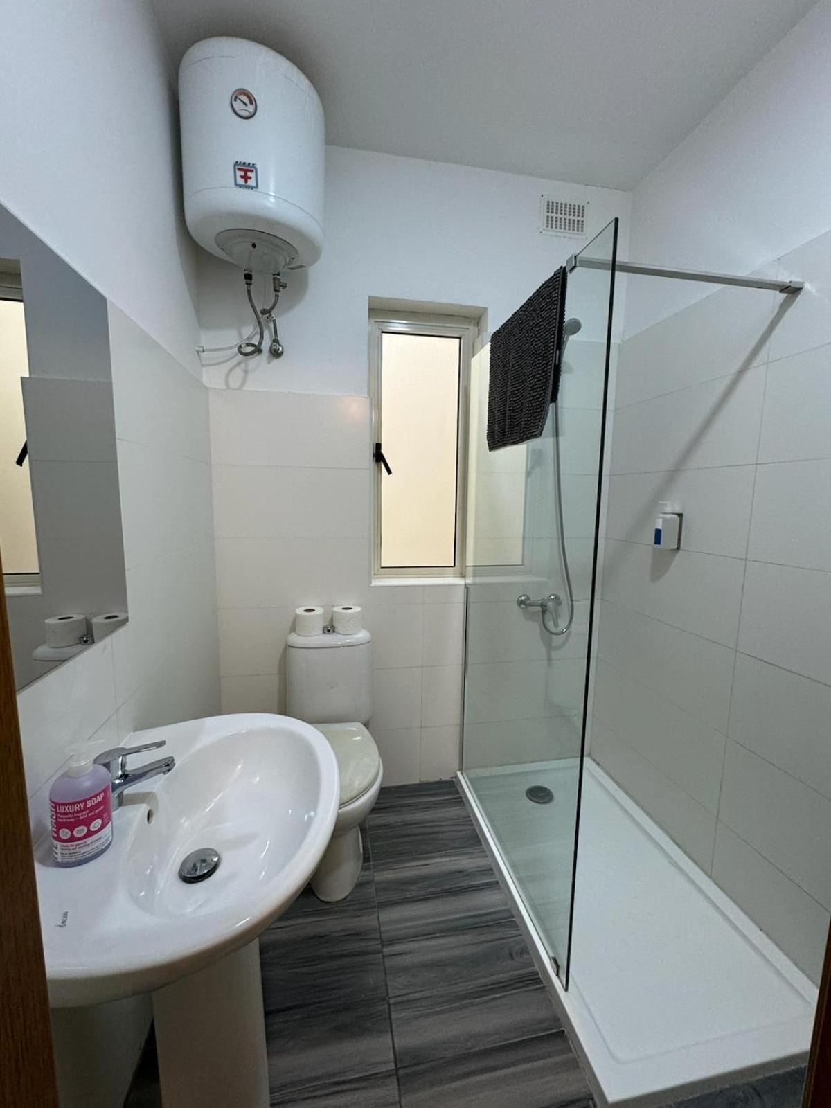 The Triton Apart otel St. Paul's Bay Dış mekan fotoğraf