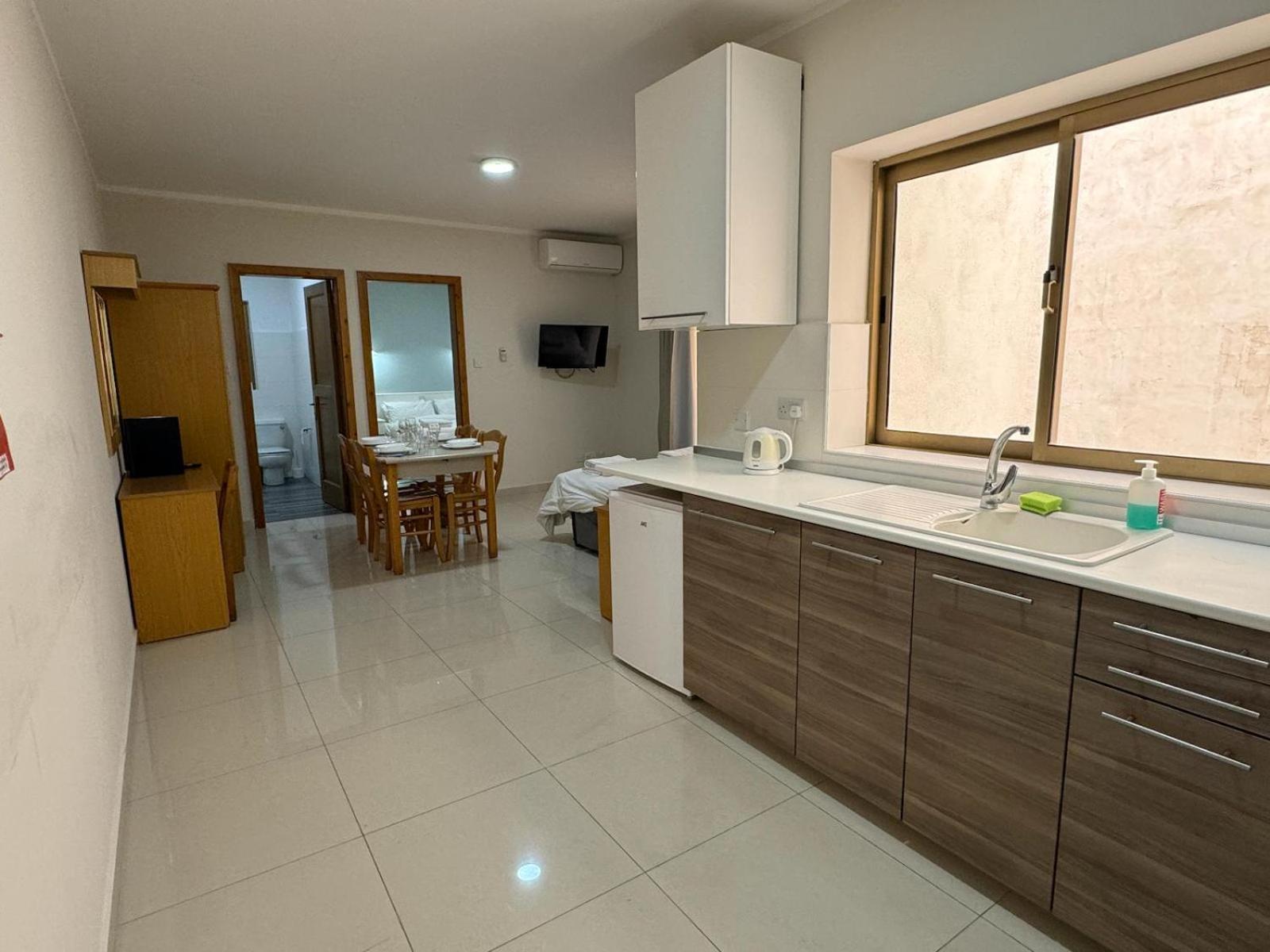 The Triton Apart otel St. Paul's Bay Dış mekan fotoğraf