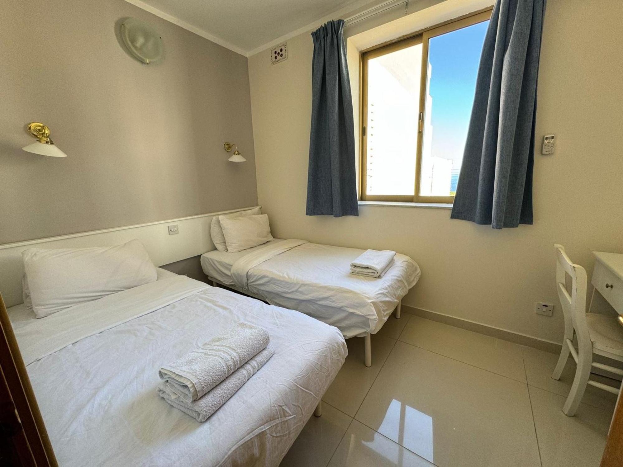The Triton Apart otel St. Paul's Bay Dış mekan fotoğraf