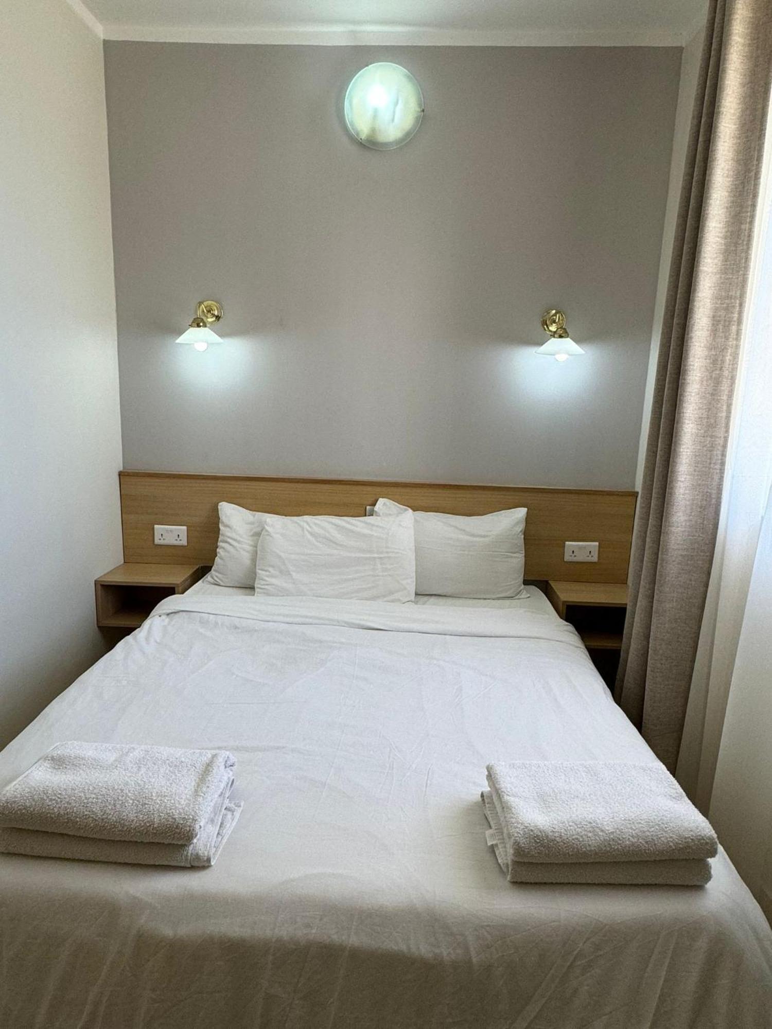 The Triton Apart otel St. Paul's Bay Dış mekan fotoğraf