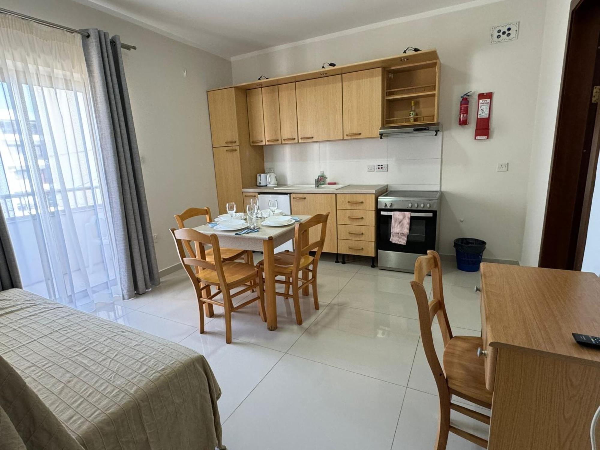 The Triton Apart otel St. Paul's Bay Dış mekan fotoğraf