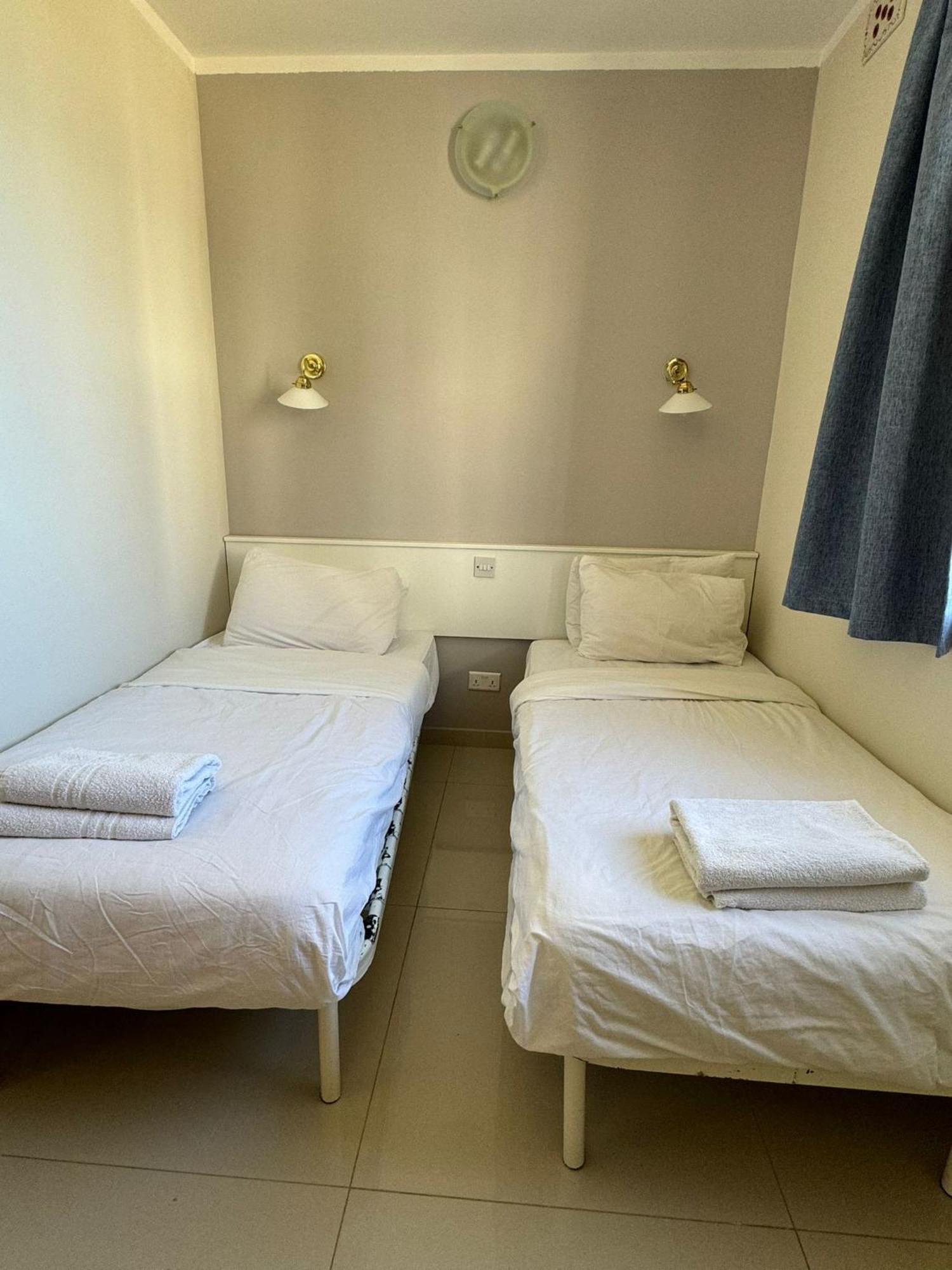 The Triton Apart otel St. Paul's Bay Dış mekan fotoğraf