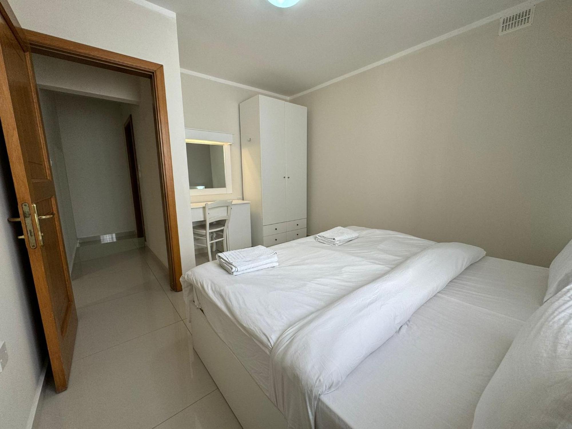 The Triton Apart otel St. Paul's Bay Dış mekan fotoğraf